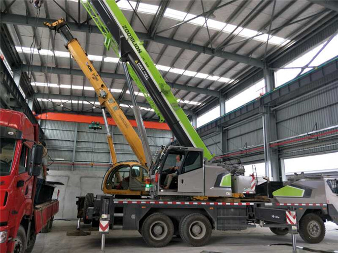 汤原县高空车出租需要注意哪些安全事项？